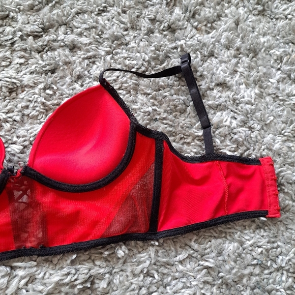 Sophie b. | Red and black lace 4 hook push up bra 34A - Picture 7 of 9